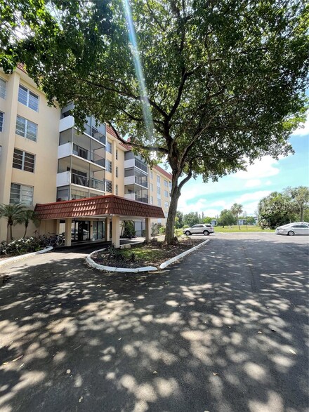 4158 Inverrary Dr Unit 111, Lauderhill, FL 33319