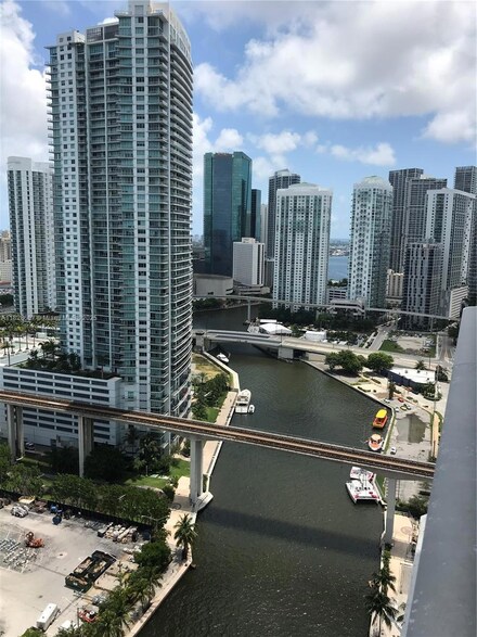 185 SW 7th St Unit 2805, Miami, FL 33130