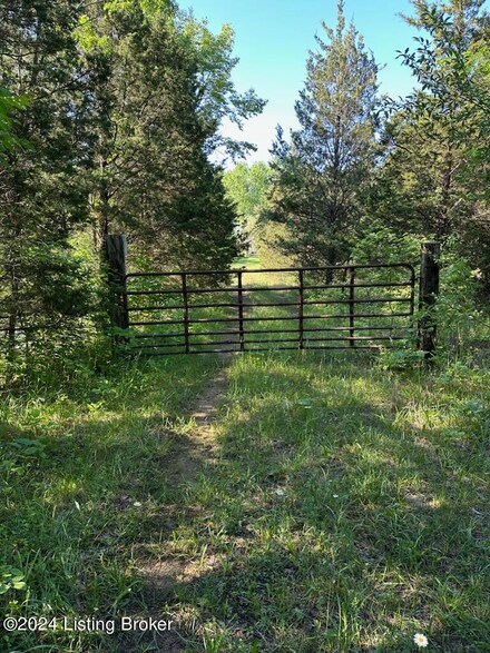 8300 Covington Ridge Cutoff, Westport, KY 40077