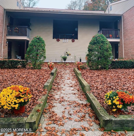227 Medford Ct Unit G, Manalapan, NJ 07726