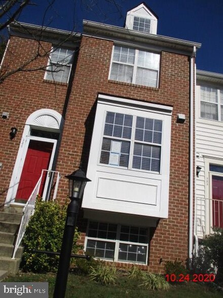 936 Dunloring Ct, Upper Marlboro, MD 20774