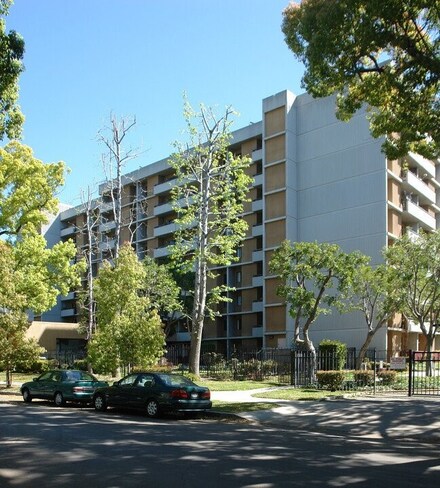 440 N Madison Ave, Pasadena, CA 91101
