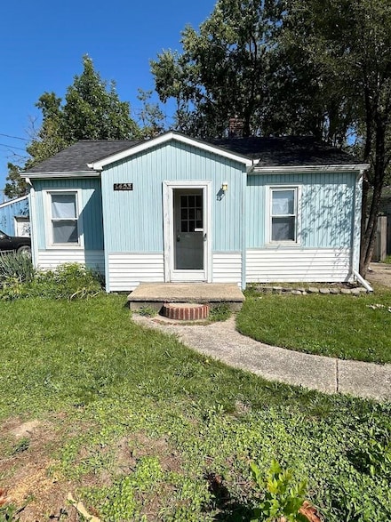 1453 Carman St, Burton, MI 48529