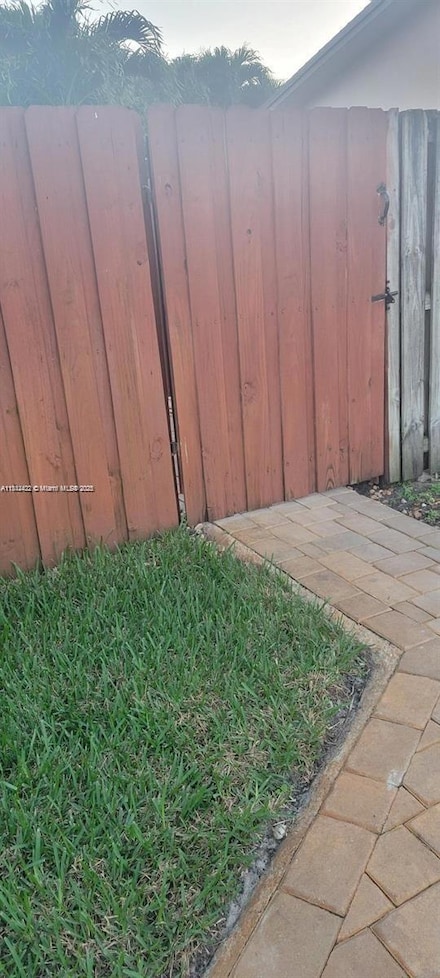 11030 NW 18th St Unit 1, Pembroke Pines, FL 33026