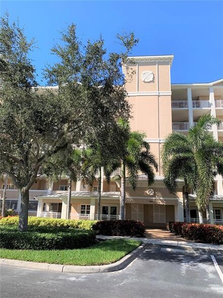 7040 Key Haven Rd Unit 405, Seminole, FL 33777