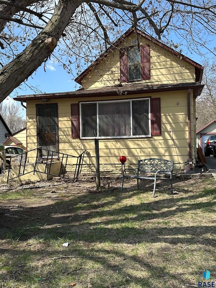 207 N Kniss Ave, Luverne, MN 56156