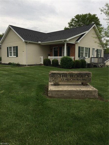 245 Woods Blvd, Leetonia, OH 44431