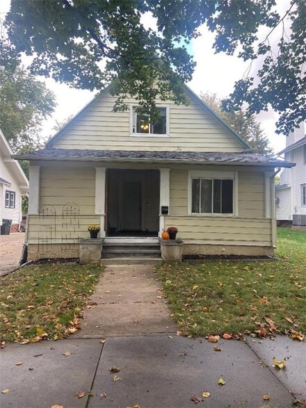 1908 Otley Ave, Perry, IA 50220