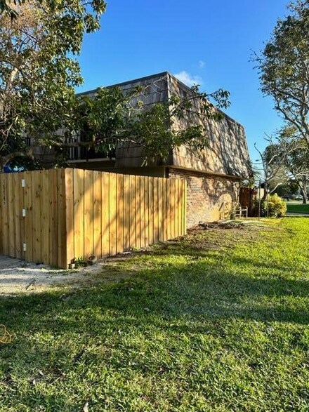 1674 Forest Lakes Cir Unit D, West Palm Beach, FL 33406
