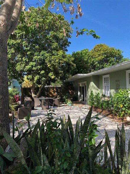 640 Broadway St, Longboat Key, FL 34228