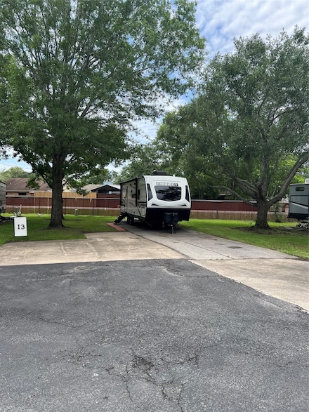 2609 South St W Unit 13, Alvin, TX 77511