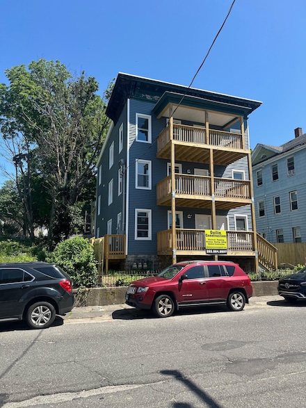 30 Crown St Unit 3, Waterbury, CT 06704