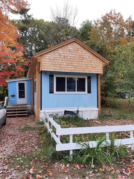 26 Addison St, Lisbon, ME 04252