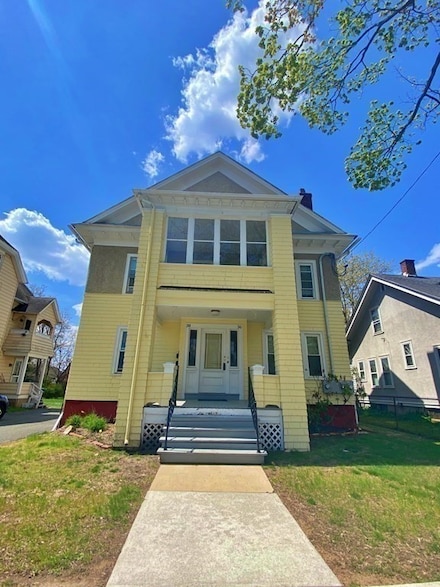 38 Belvidere St, Springfield, MA 01108