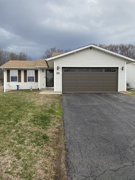 624 Lanae Way, South Beloit, IL 61080