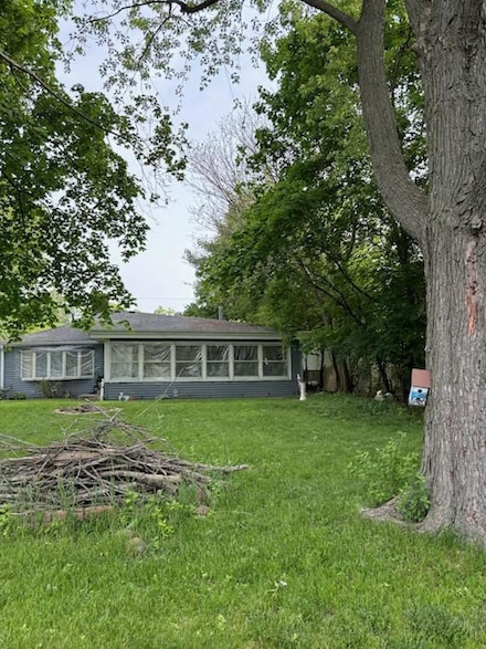 26177 W Heart o Lakes Blvd, Antioch, IL 60002