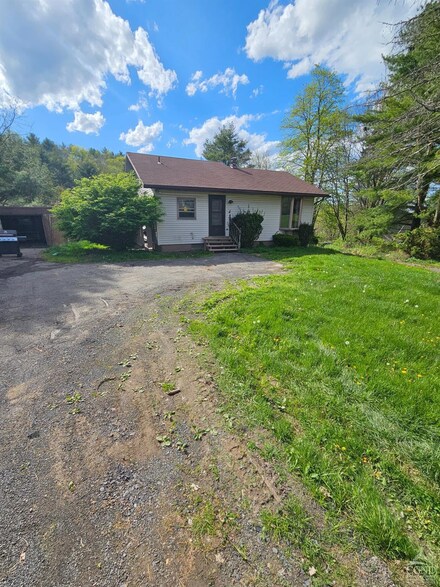 853 King Hill Rd, Surprise, NY 12176