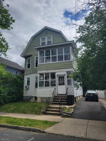 55 James St, Bloomfield, NJ 07003