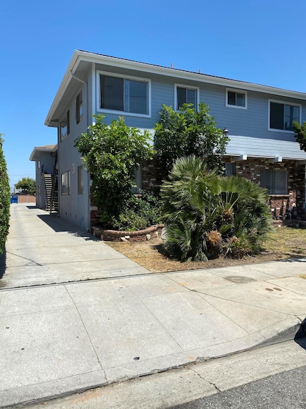 4035 W 132nd St, Hawthorne, CA 90250