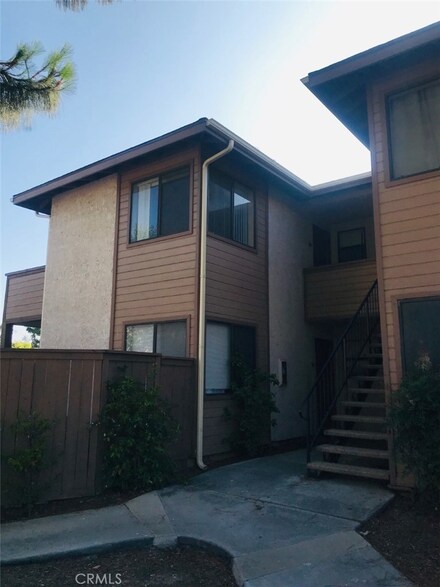 1329 Massachusetts Ave Unit 202, Riverside, CA 92507