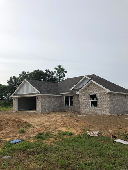 1412 Rehoboth Dr, Searcy, AR 72143