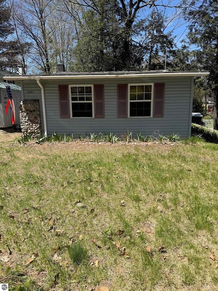 8687 Reiss Dr, Farwell, MI 48622