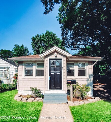 83 Pacific Ave, North Middletown, NJ 07748