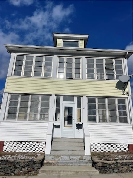 49 Island Ave, Rumford, RI 02916