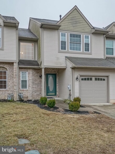 139 Lincoln Ln, Berlin, NJ 08009