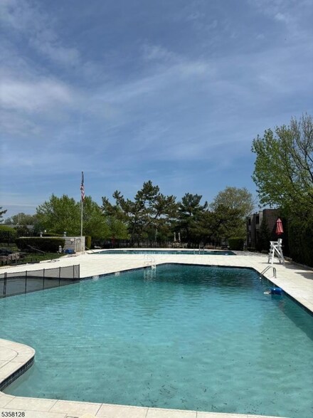 5 River Rd Unit B, Nutley, NJ 07110