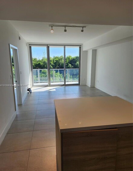16385 Biscayne Blvd Unit 319, North Miami Beach, FL 33160