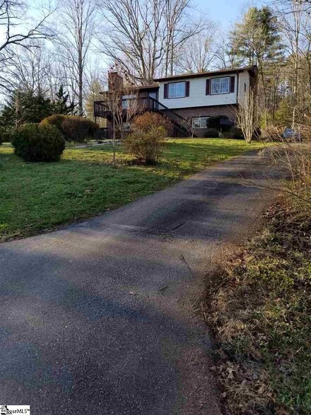 350 Lost Valley Rd, Pickens, SC 29671