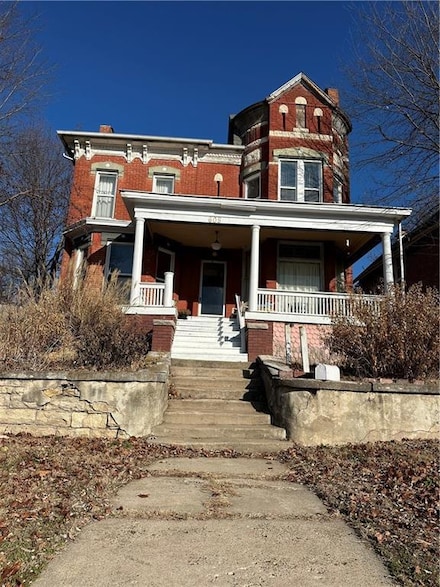 605 Atchison St, Atchison, KS 66002