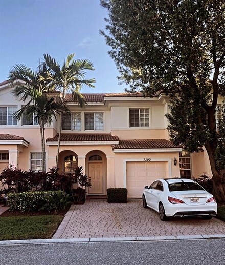 7392 Briella Dr, Boynton Beach, FL 33437