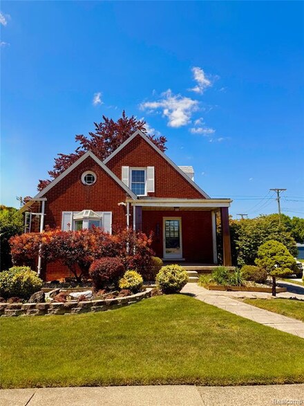 4775 Orchard Ave, Dearborn, MI 48126