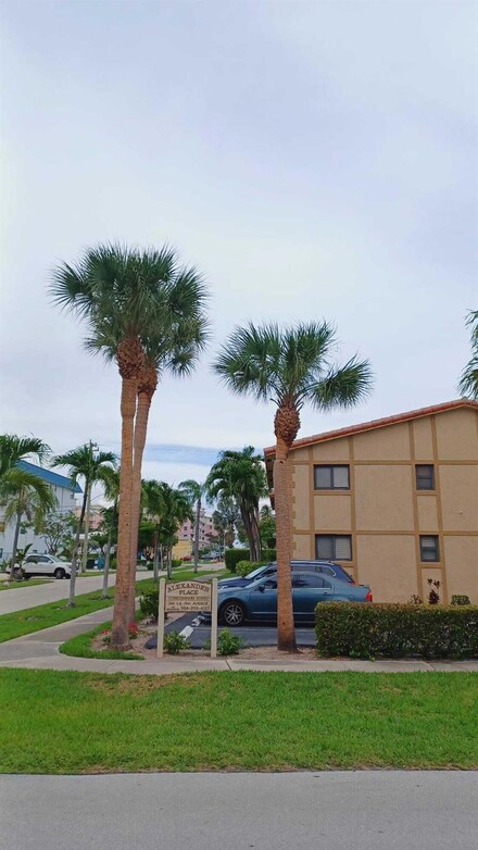 330 SE 19th Ave Unit E, Deerfield Beach, FL 33441