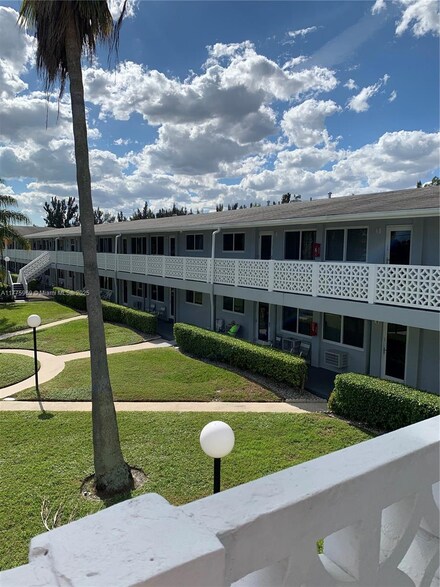 600 Layne Blvd Unit 217, Hallandale Beach, FL 33009