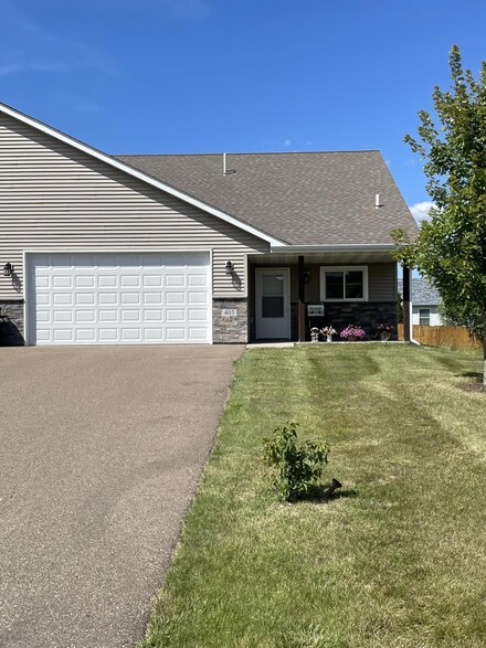 403 N Cheyenne St, Roberts, WI 54023