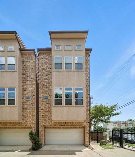 151 E 2nd St, Houston, TX 77007