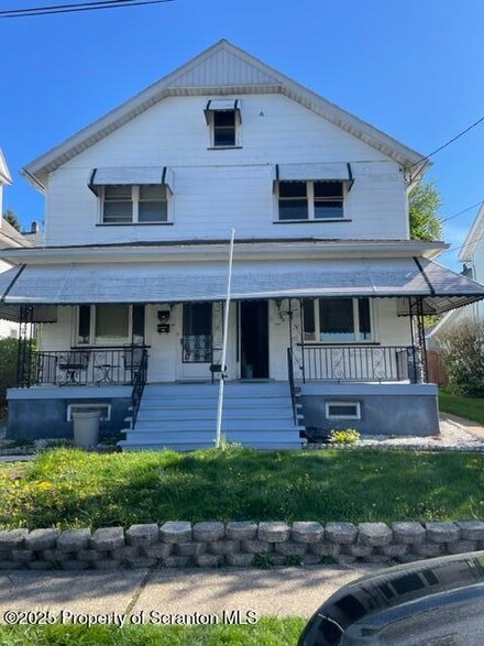 1412 Eynon St, Scranton, PA 18504