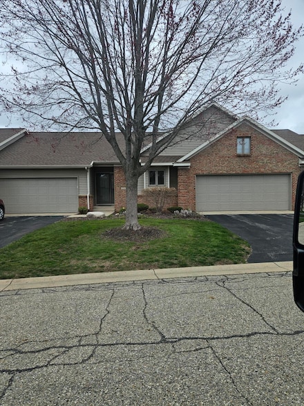 1737 Laramy Ln, Hudsonville, MI 49426