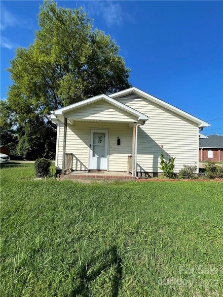 14 Powder St SW, Concord, NC 28025