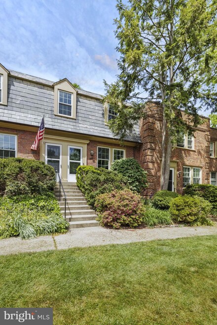 1400 S Barton St Unit 411, Arlington, VA 22204