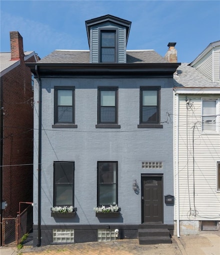 323 44th St, Pittsburgh, PA 15201