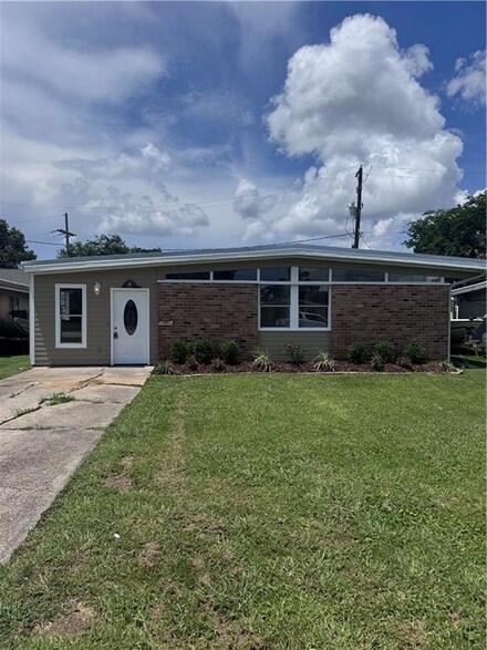6 Brentwood Dr, Metairie, LA 70003