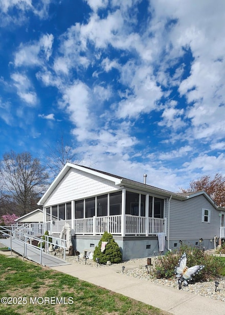 271 Laura Ct, Spotswood, NJ 08884