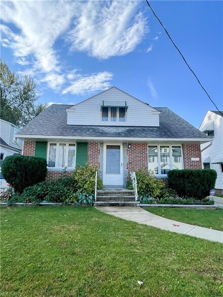 20320 Goller Ave, Cleveland, OH 44119
