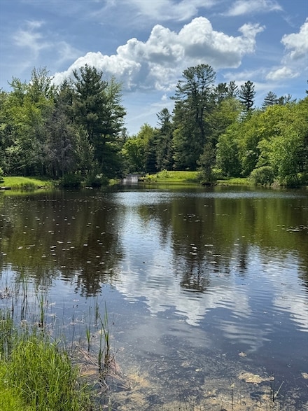 6 Chippewa Dr, Heath, MA 01346