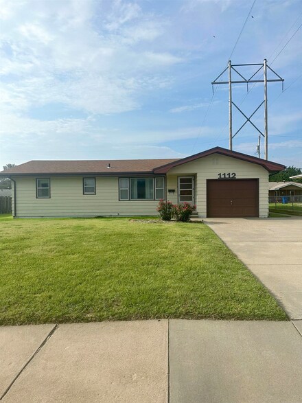 1112 Downing Ave, Hays, KS 67601