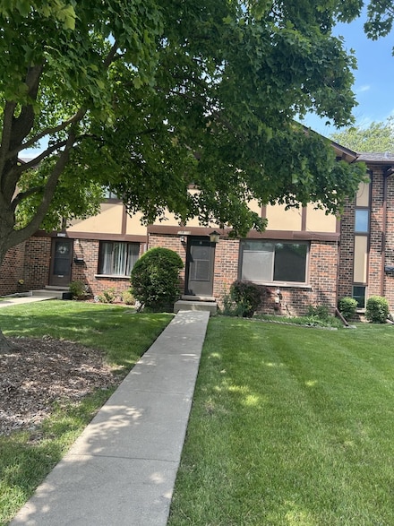 18W118 14th St Unit 4, Villa Park, IL 60181